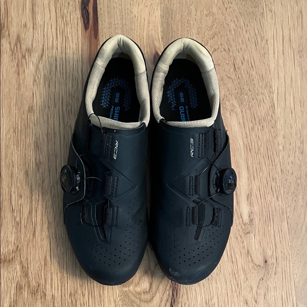 Shimano Black Cycling Shoes size 39-7.2